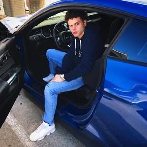 Meet your Posher, Misael